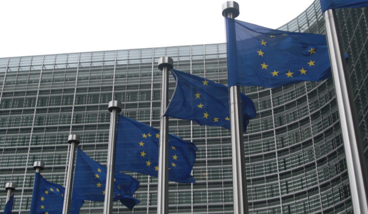 European_Commission_flags-740x431